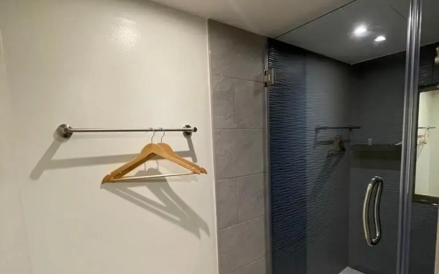 Gecko EYE Hotel