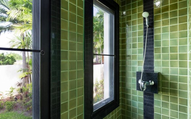 Boutique 3BR Pool Villa Bianca NaiHarn