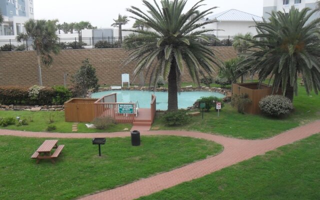 Maravilla Seawall Condos by AB Sea