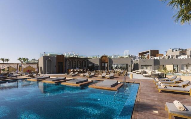 Posh Club by SUNRISE Tucana