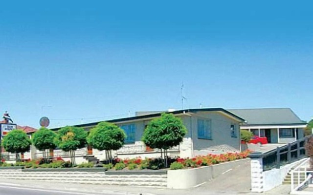Blue Dolphin Motel