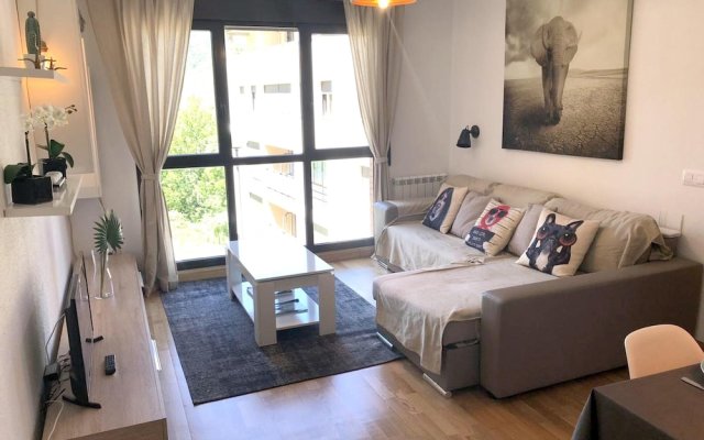 Apartment with 2 Bedrooms in Zorraquín, with Private Pool And Wifi - 19 Km From the Slopes