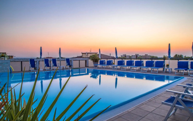 Renzo Hotel