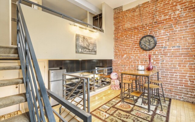 Downtown Five Points Sleeps 4