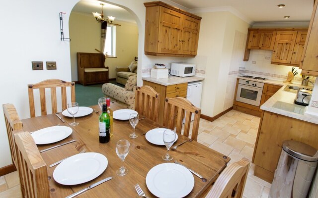Tregurrian Villas