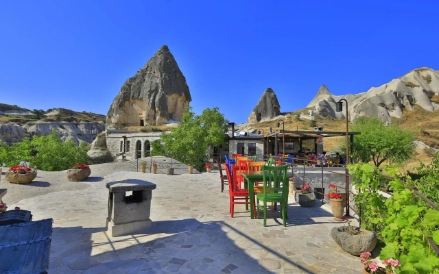 Traveller's Cave Hotel