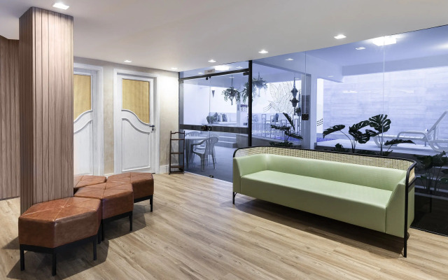 H Hotel