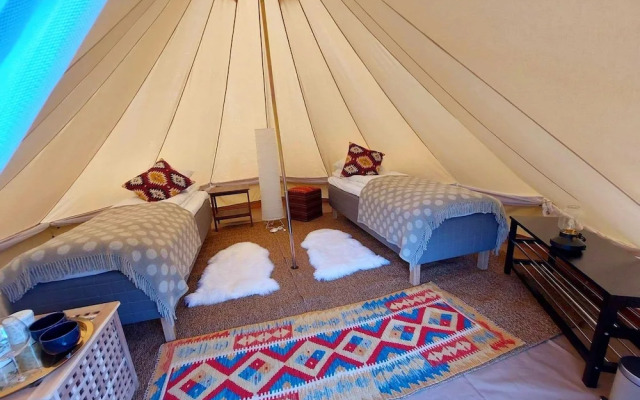 Eidfjord Riverside Apartments & Glamping