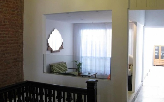 06 Soho Suites Bed & Breakfast