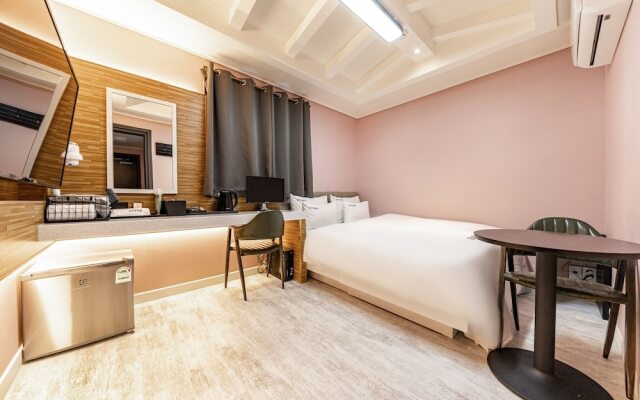 Four Seasons Motel Jinju