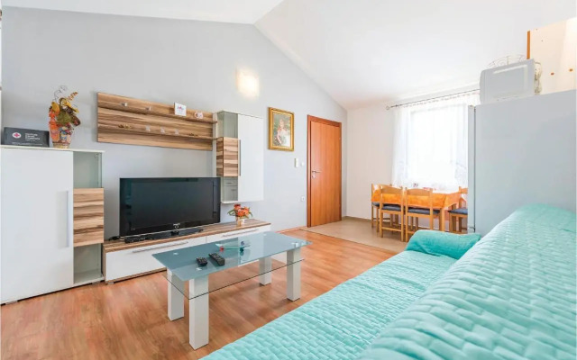 One-Bedroom Holiday Home in Zminj