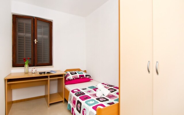 Comfort Apt.w.balcony Near Beach,marjan and Center