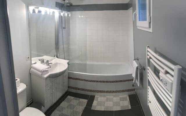 Charme Honfleur Wifi Parking Piscine