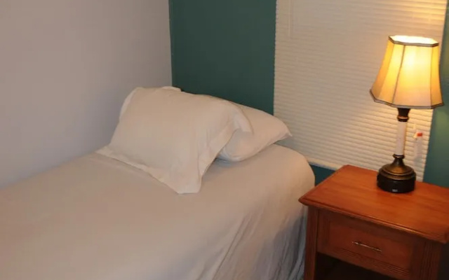 Yellowstone Motel - Adults Only