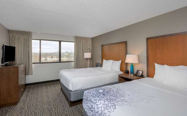 La Quinta Inn & Suites by Wyndham Secaucus Meadowlands