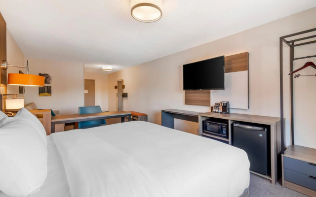 Comfort Inn & Suites Saratoga Springs