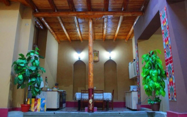 Al Mansur Guesthouse