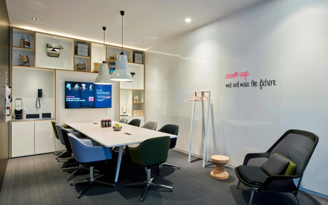 citizenM Schiphol Airport