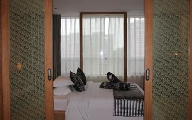 Xianning Youth Theme Hotel