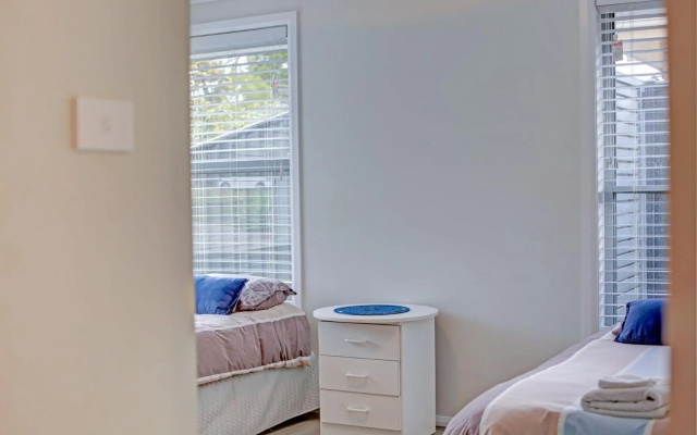 Luxury Spacious Entertaining Areas and Close to Hyams Beach – Guest Rooms – St. Georges Basin