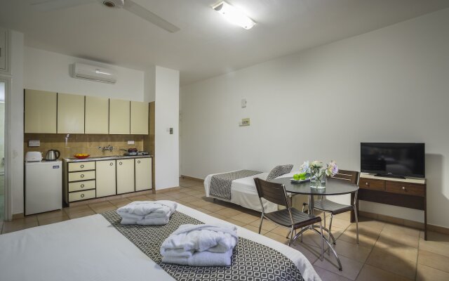 Costantiana Beach Hotel Apartments