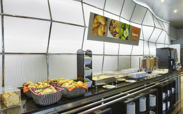 Holiday Inn Express Lisbon - Alfragide by IHG