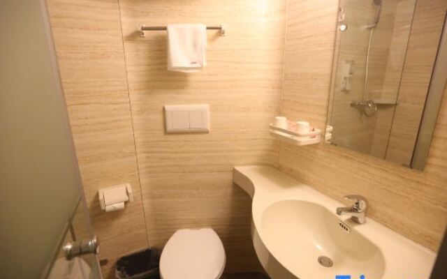 My Home Hotel (Shanghai Zhoupu)