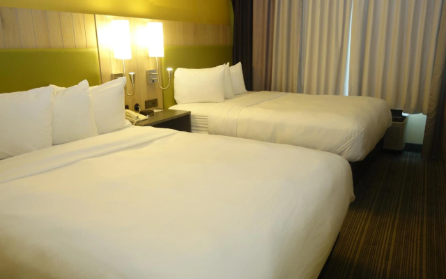 Country Inn & Suites by Radisson, Burlington (Elon), NC