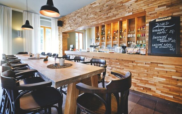 Restaurace a Pension Hřebíkárna