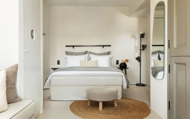 Chora Kythnos Suites