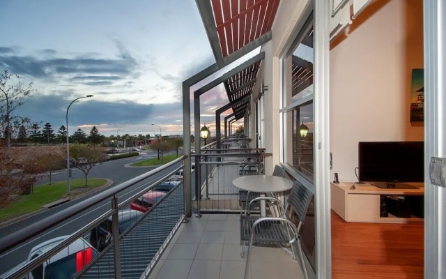 Semaphore Blue Apartments
