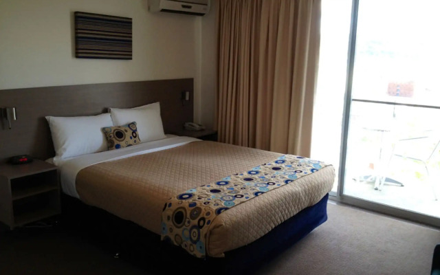 Adina Place Motel Apartments