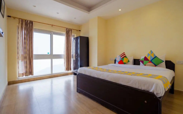 OYO 13160 Home City Heart 3BHK Mall Road