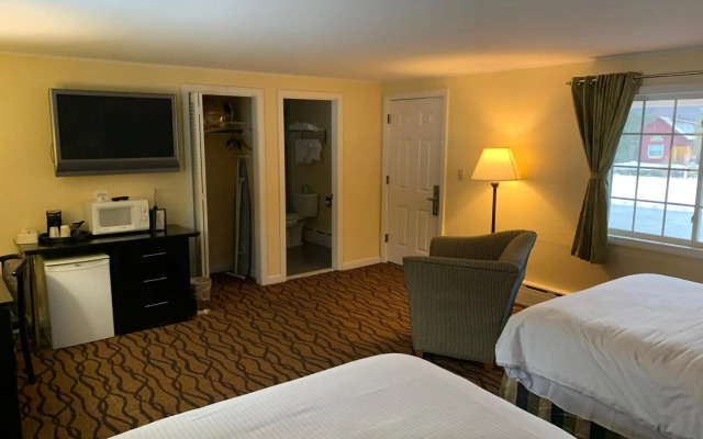 Four Winds Country Motel