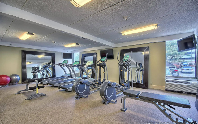 Holiday Inn Express Charleston-Civic Center by IHG