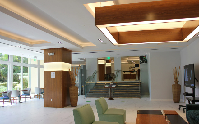Holiday Inn Miami Beach - Oceanfront by IHG