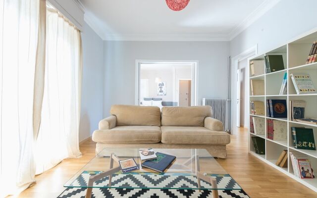 Relaxing Kerameikos Penthouse by Cloudkeys