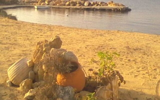 Minies Beach Villas