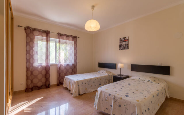 Villas2Go2 Alvor Villa