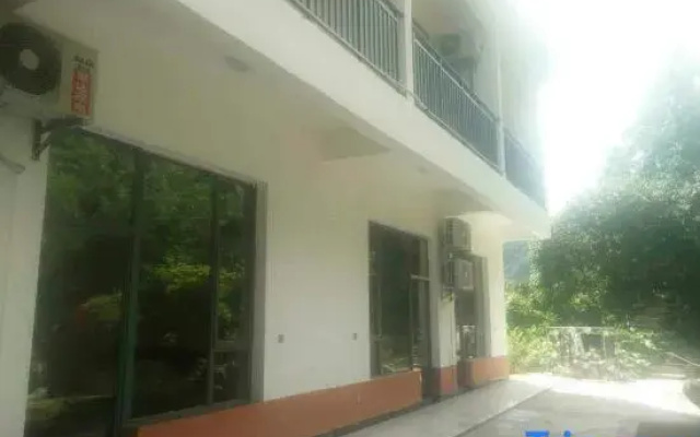 Yangshuo Banshan Courtyard (Yulong River Rafting Pier)
