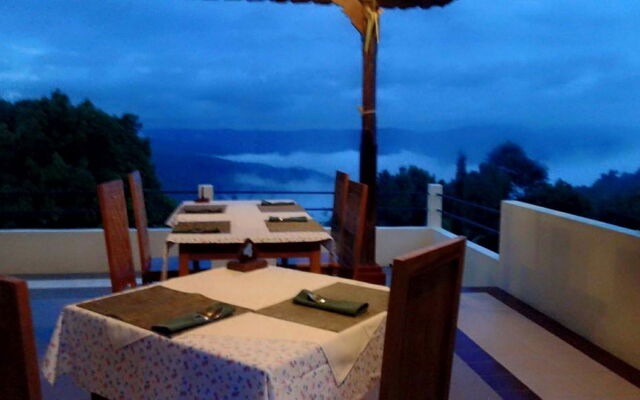 KARANG SARI Guesthouse & Restaurant