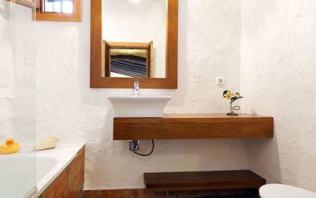 Villa - 3 Bedrooms with Pool and WiFi - 103128