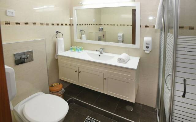 Avi's Suites - 44 Hativat Hanegev
