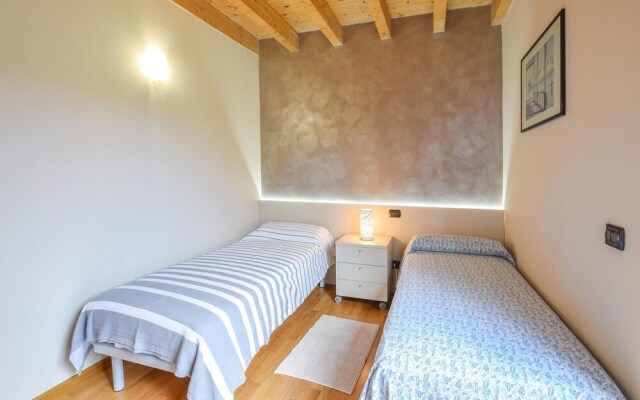 Stunning Apartment in Pozzolengo With Outdoor Swimming Pool, Wifi and 2 Bedrooms