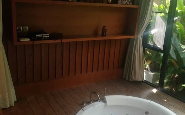 Luxury Amazing Jacuzzi Suite