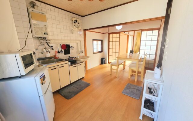 Namba 1 Station.4people.Japanese fell