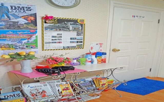 Sinchon Alpha Guest House 1