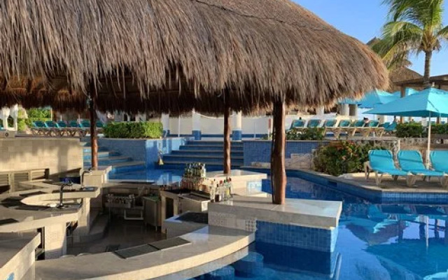 Club Solaris Cancún - 5 Nights, Cancún, Mexico