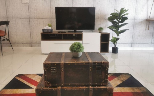 Luxury Deluxe Studios At Mercu Summer Suites