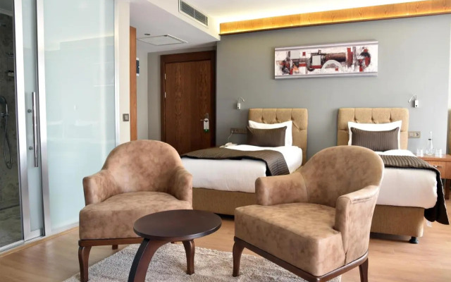 The Elegant Hotel